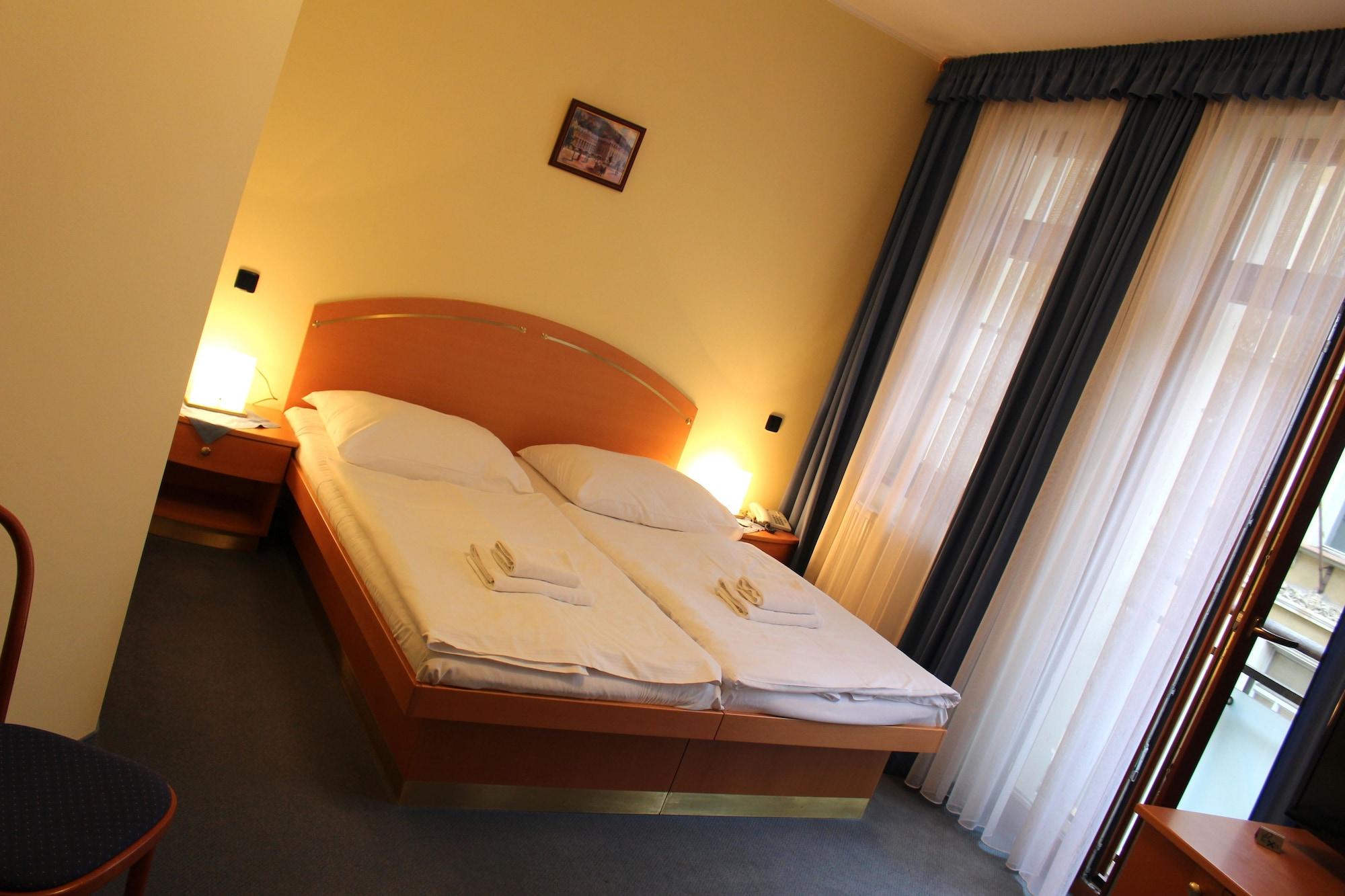 Hotel Ruze Karlsbad Buitenkant foto